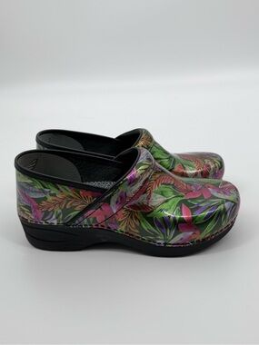 Dansko Professional Tropical Garden Patent Leather Clogs | XP 2.0 | EU 40